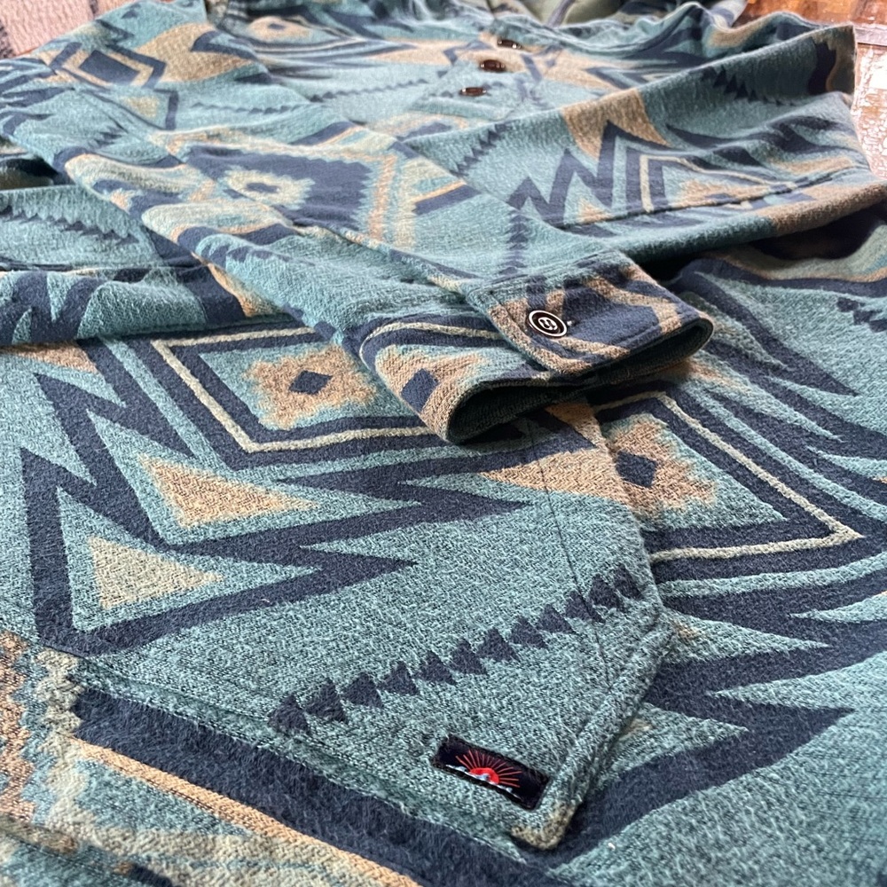 Faherty Poncho - Picture 8 of 14